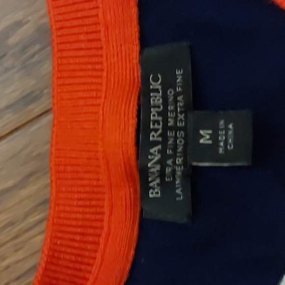 Banana republic extra fine merino wool sweater - Picture 2 of 5